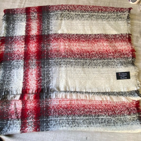 V.Fraas Soft Winter Outdoor Fuzzy Large 23X74" Acrylic Scarf- Made In Germany- - Picture 4 of 10